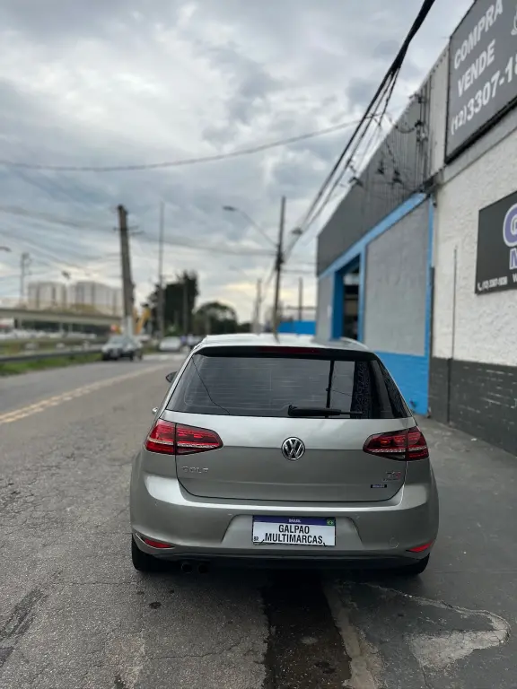 VOLKSWAGEN Golf - Foto