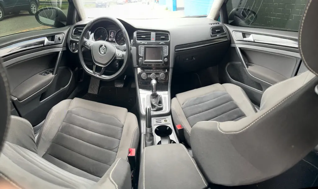 VOLKSWAGEN Golf - Foto