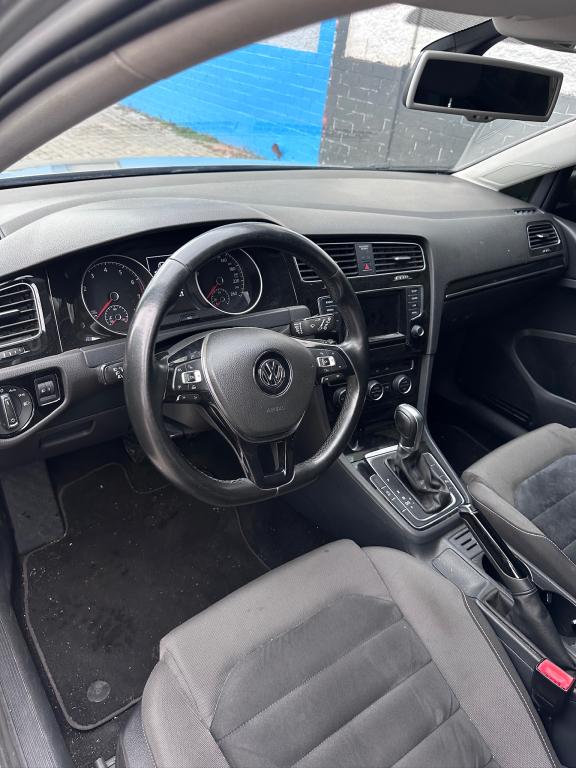 VOLKSWAGEN Golf - Foto