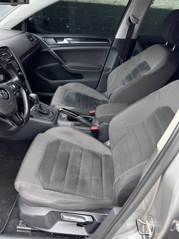 VOLKSWAGEN Golf - Foto