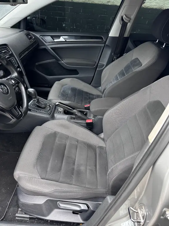 VOLKSWAGEN Golf - Foto