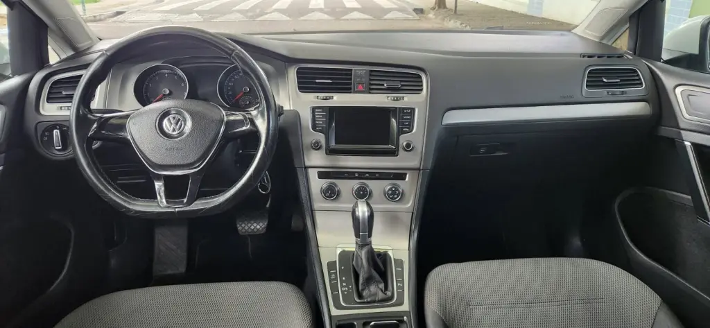 VOLKSWAGEN Golf - Foto
