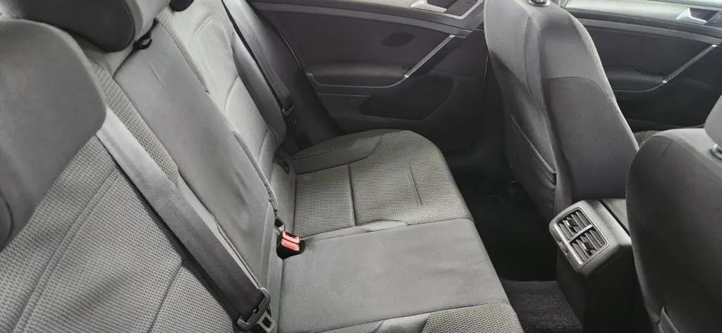 VOLKSWAGEN Golf - Foto