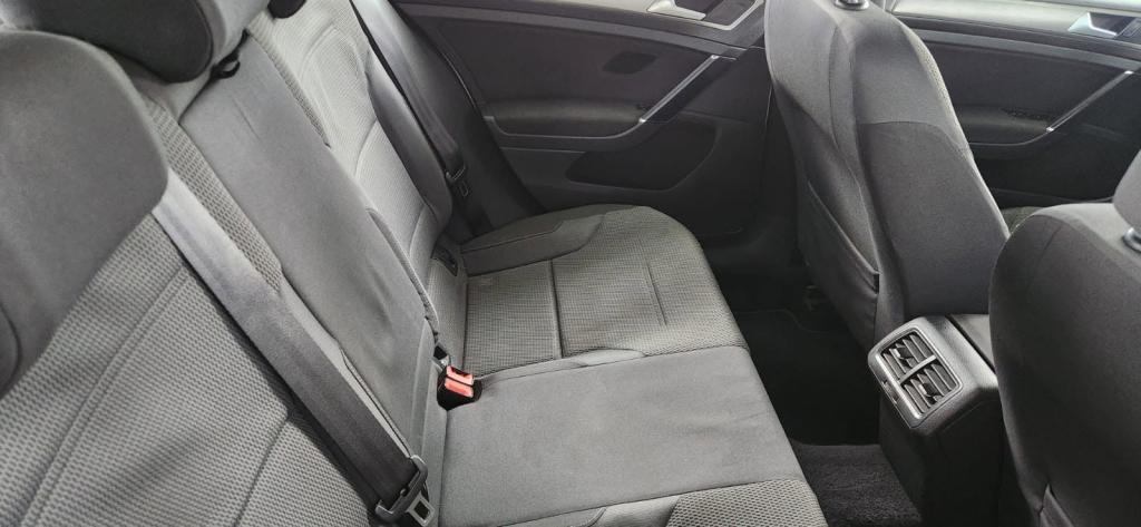 VOLKSWAGEN Golf - Foto