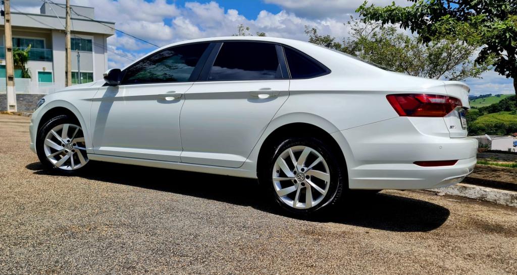 VOLKSWAGEN Jetta - Foto