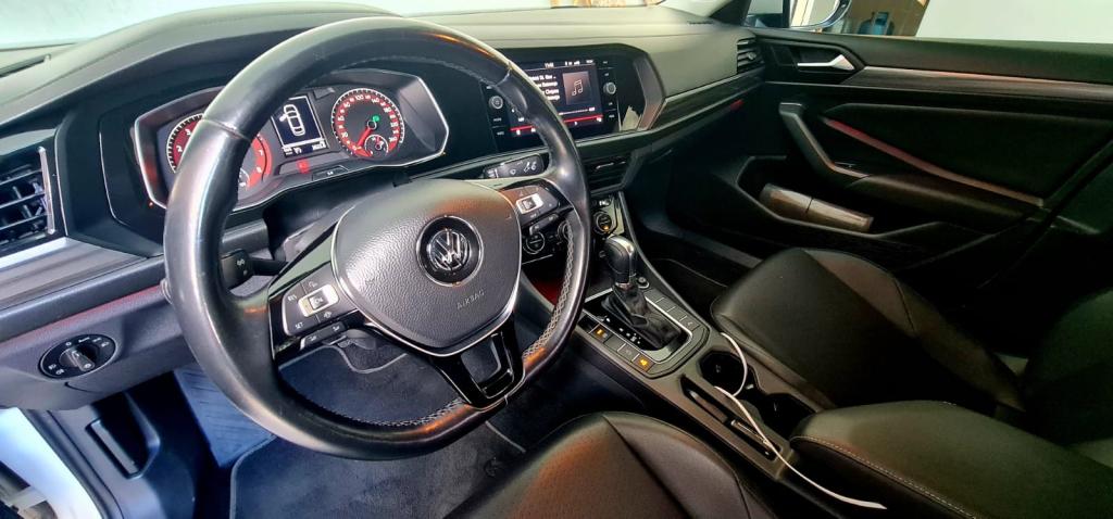 VOLKSWAGEN Jetta - Foto