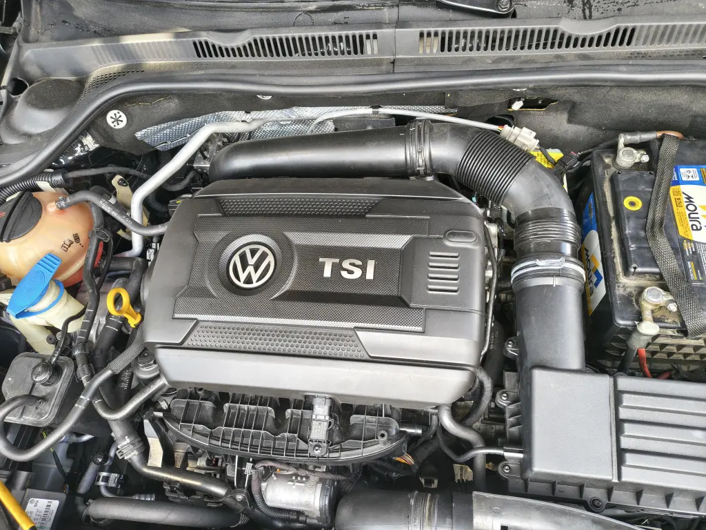 VOLKSWAGEN Jetta - Foto