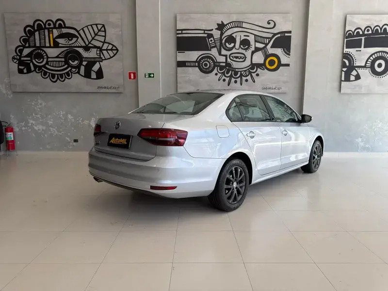 VOLKSWAGEN Jetta - Foto