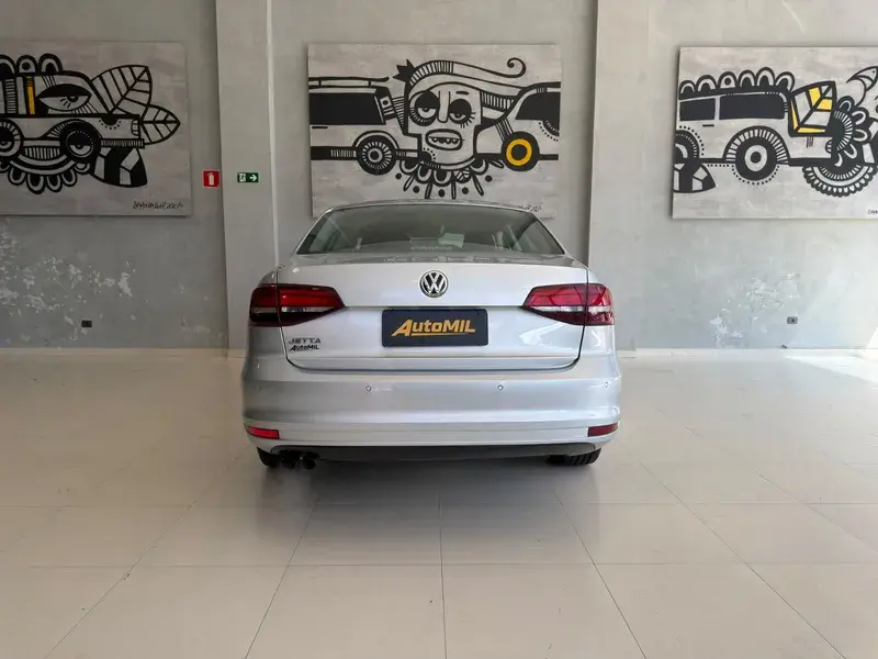 VOLKSWAGEN Jetta - Foto