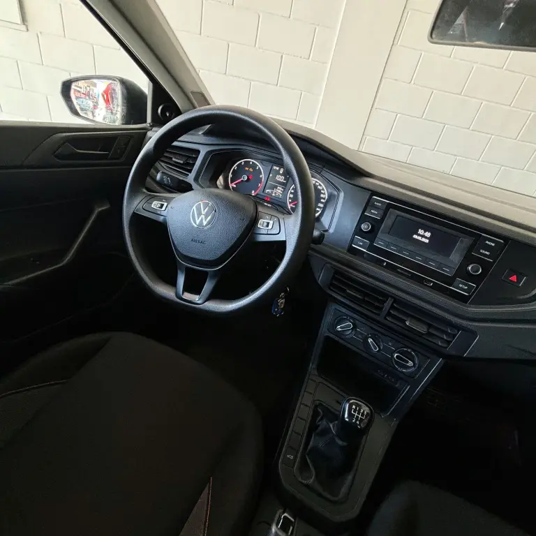 VOLKSWAGEN Polo Hatch - Foto