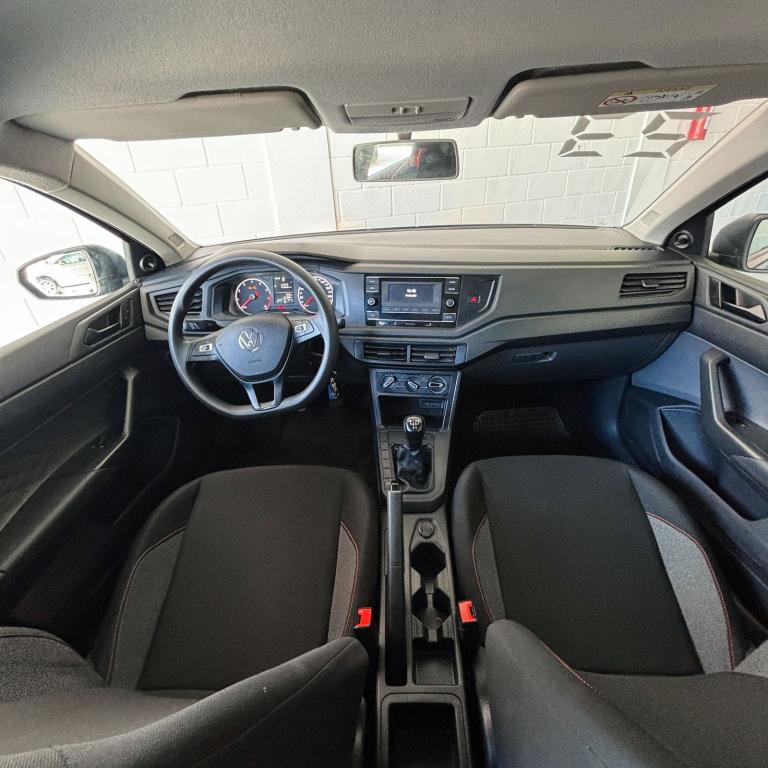 VOLKSWAGEN Polo Hatch - Foto