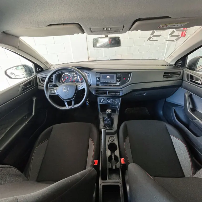 VOLKSWAGEN Polo Hatch - Foto