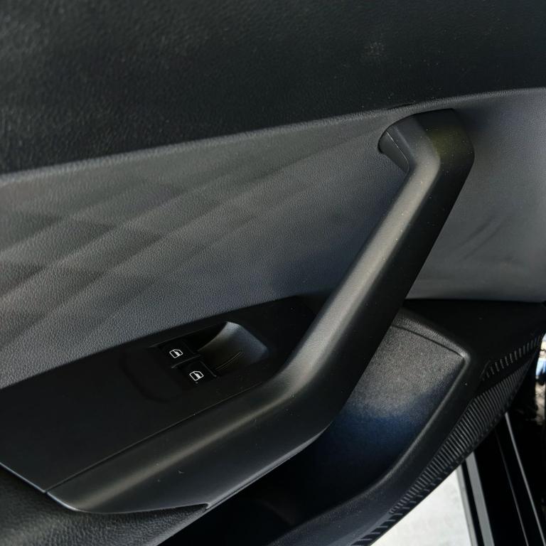 VOLKSWAGEN Polo Hatch - Foto