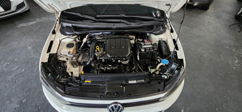 VOLKSWAGEN Polo Hatch - Miniatura
