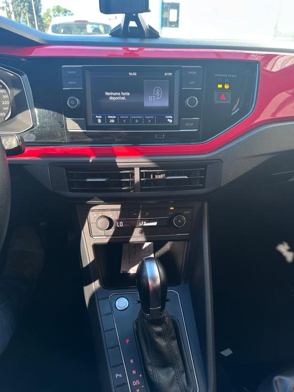 VOLKSWAGEN Polo Hatch - Foto