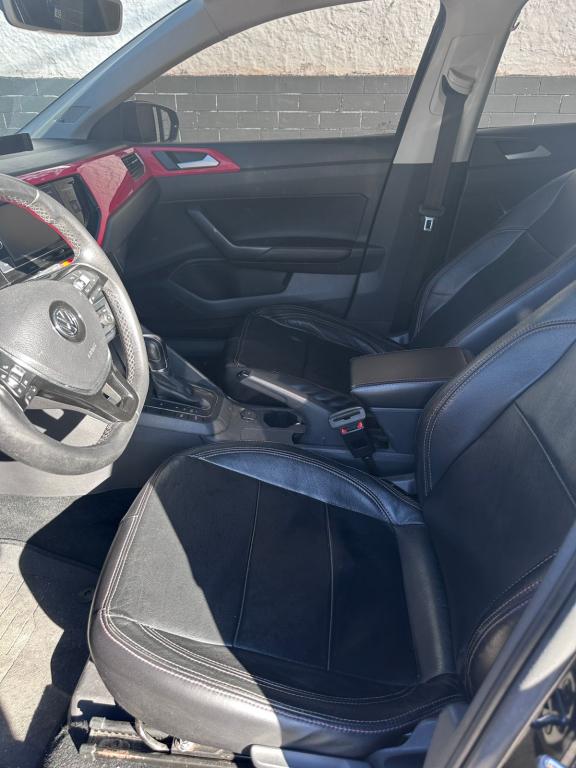 VOLKSWAGEN Polo Hatch - Foto