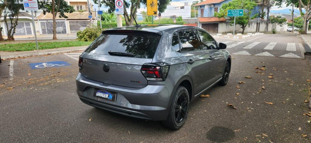 VOLKSWAGEN Polo Hatch - Foto