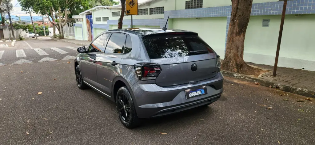 VOLKSWAGEN Polo Hatch - Foto