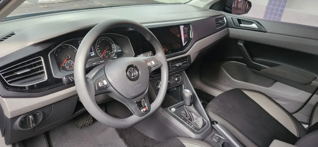 VOLKSWAGEN Polo Hatch - Foto