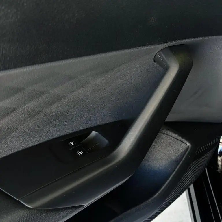 VOLKSWAGEN Polo Hatch - Foto