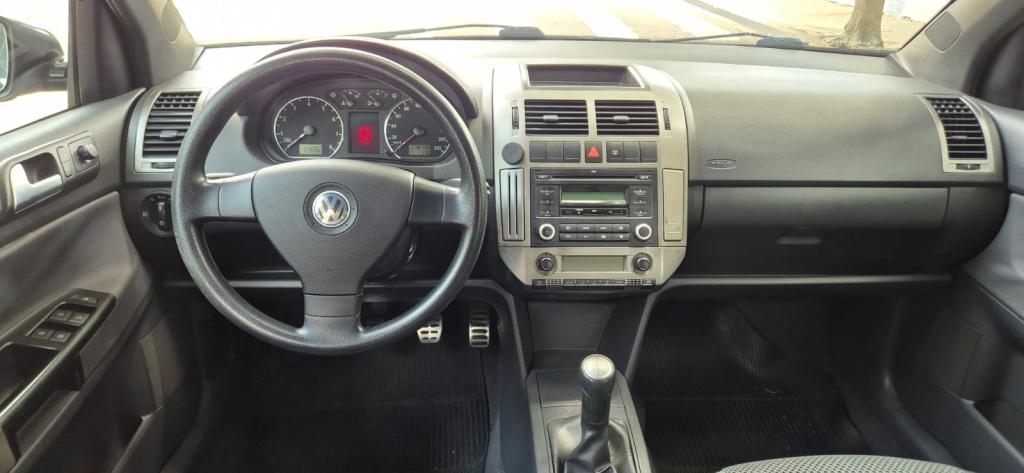 VOLKSWAGEN Polo Hatch - Foto