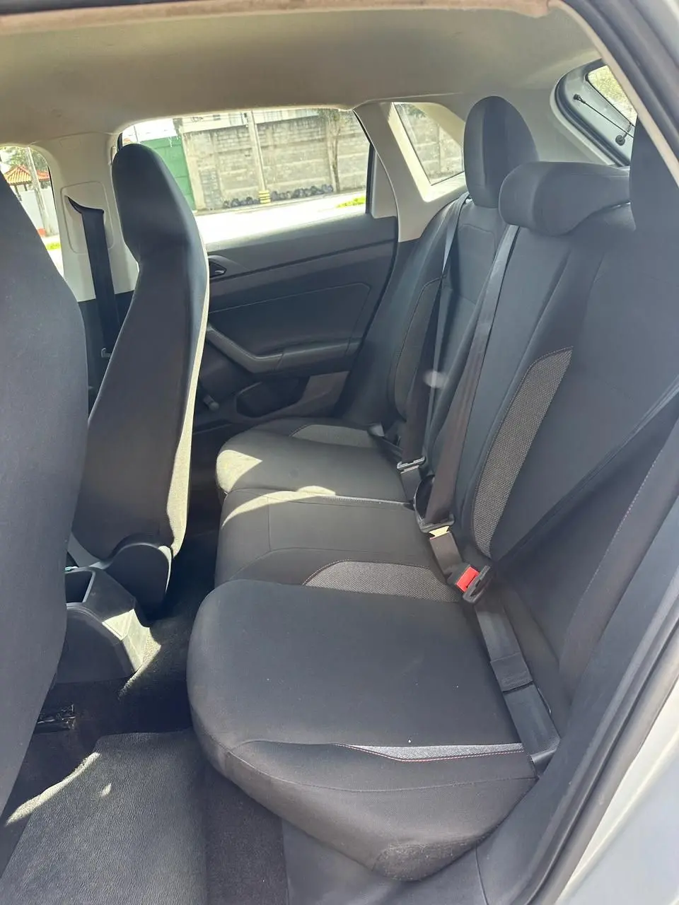 VOLKSWAGEN Polo Hatch - Foto