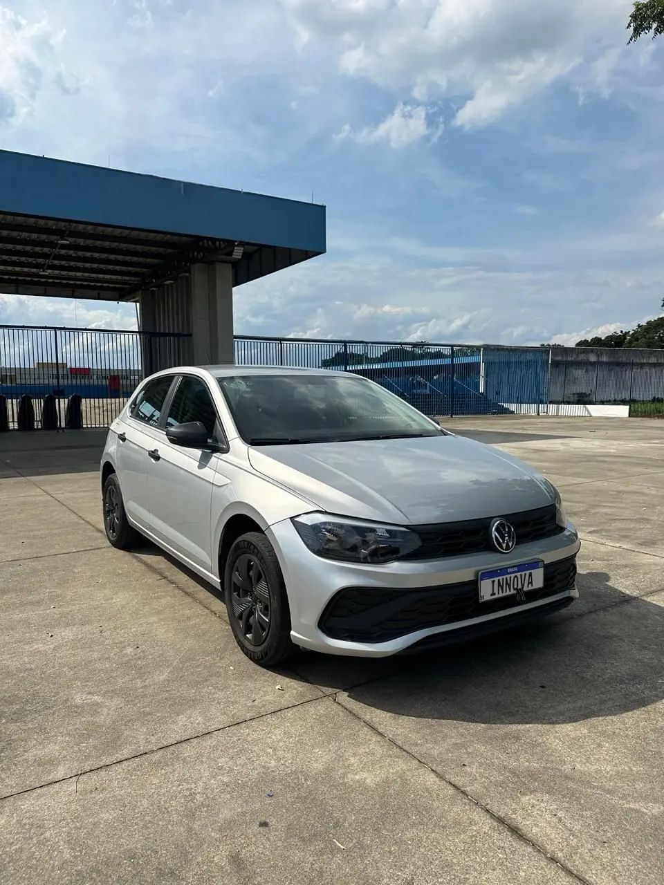 VOLKSWAGEN Polo Hatch - Foto