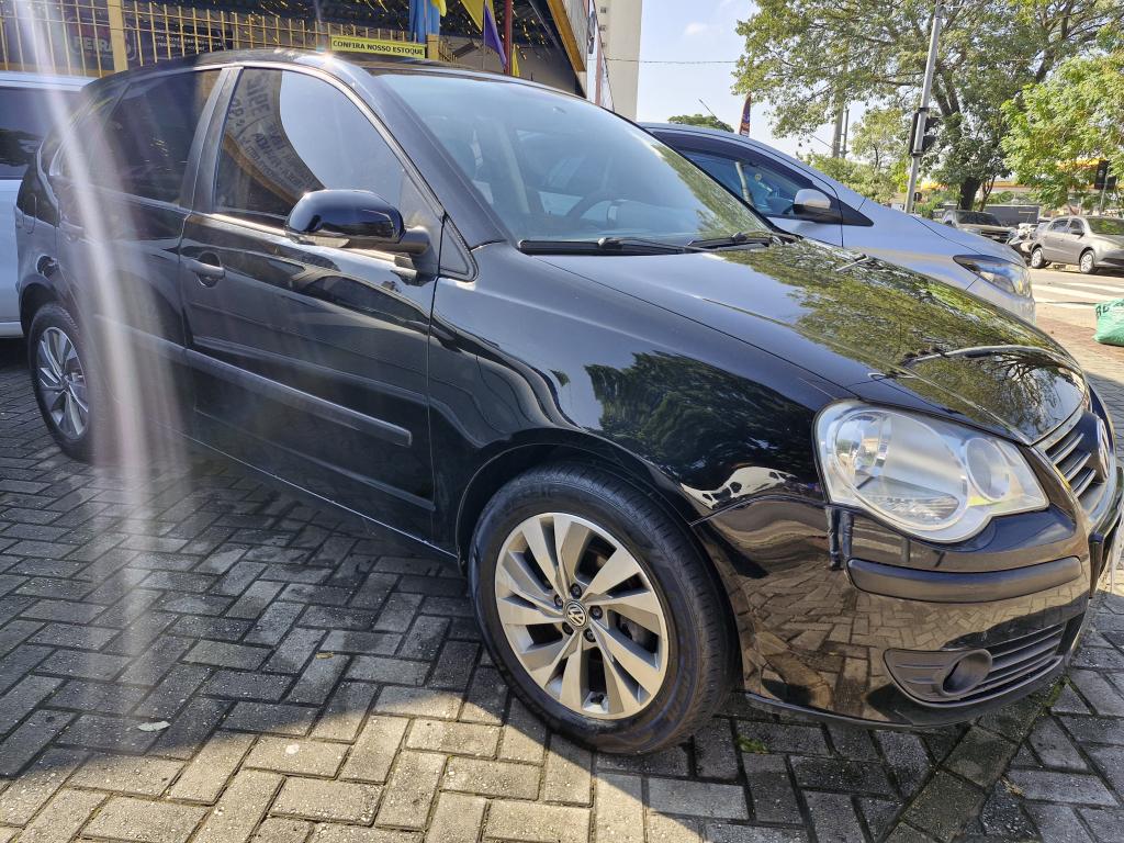 VOLKSWAGEN Polo Hatch - Foto