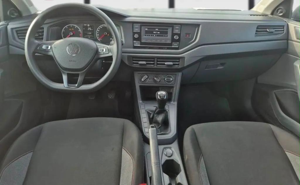 VOLKSWAGEN Polo Hatch - Foto