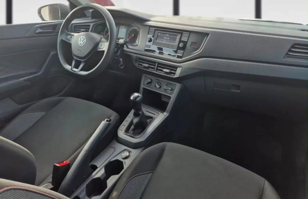 VOLKSWAGEN Polo Hatch - Foto