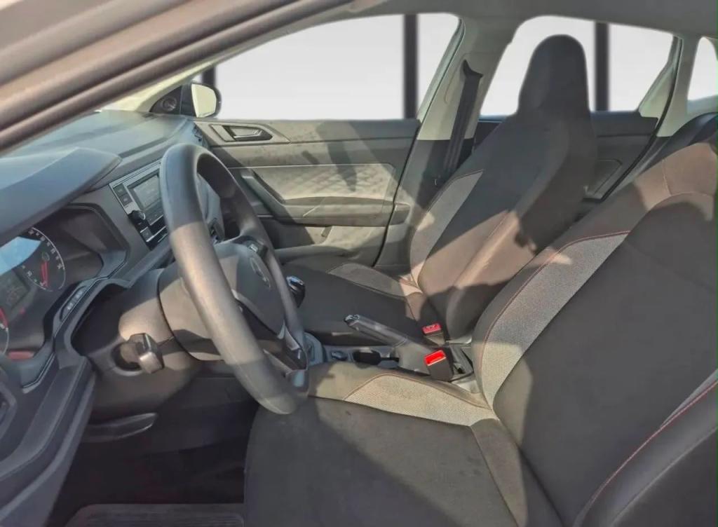 VOLKSWAGEN Polo Hatch - Foto
