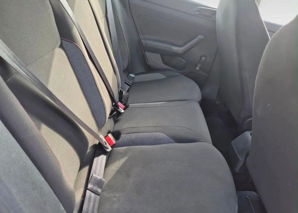 VOLKSWAGEN Polo Hatch - Foto