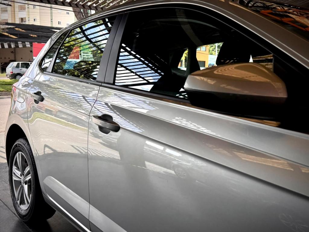 VOLKSWAGEN Polo Hatch - Foto