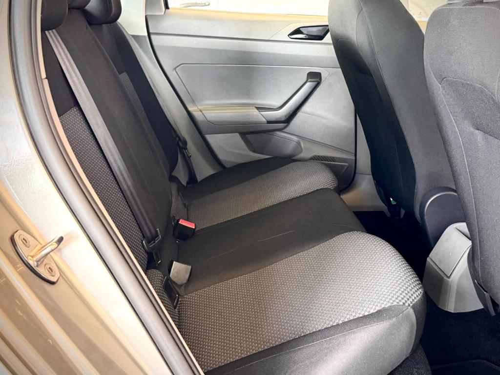 VOLKSWAGEN Polo Hatch - Foto