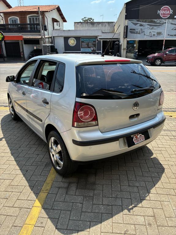 VOLKSWAGEN Polo Sedan - Foto