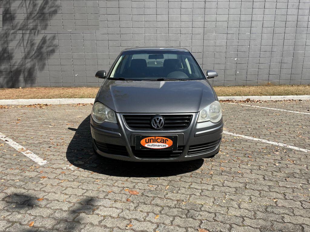 VOLKSWAGEN Polo Sedan - Foto