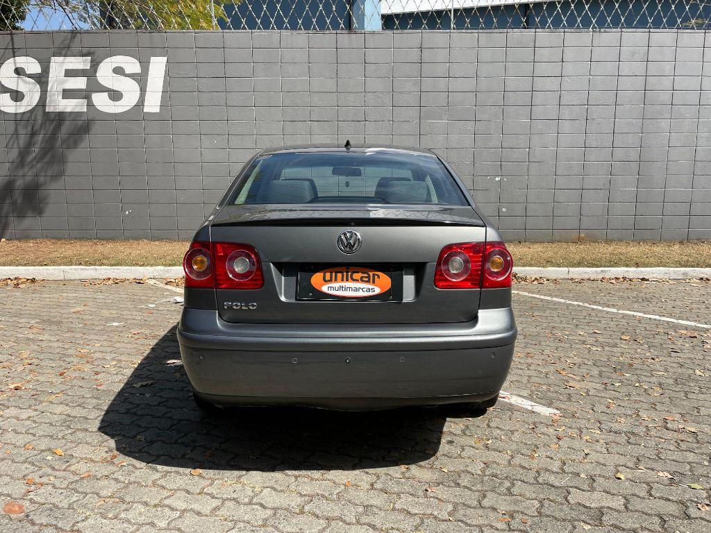 VOLKSWAGEN Polo Sedan - Foto