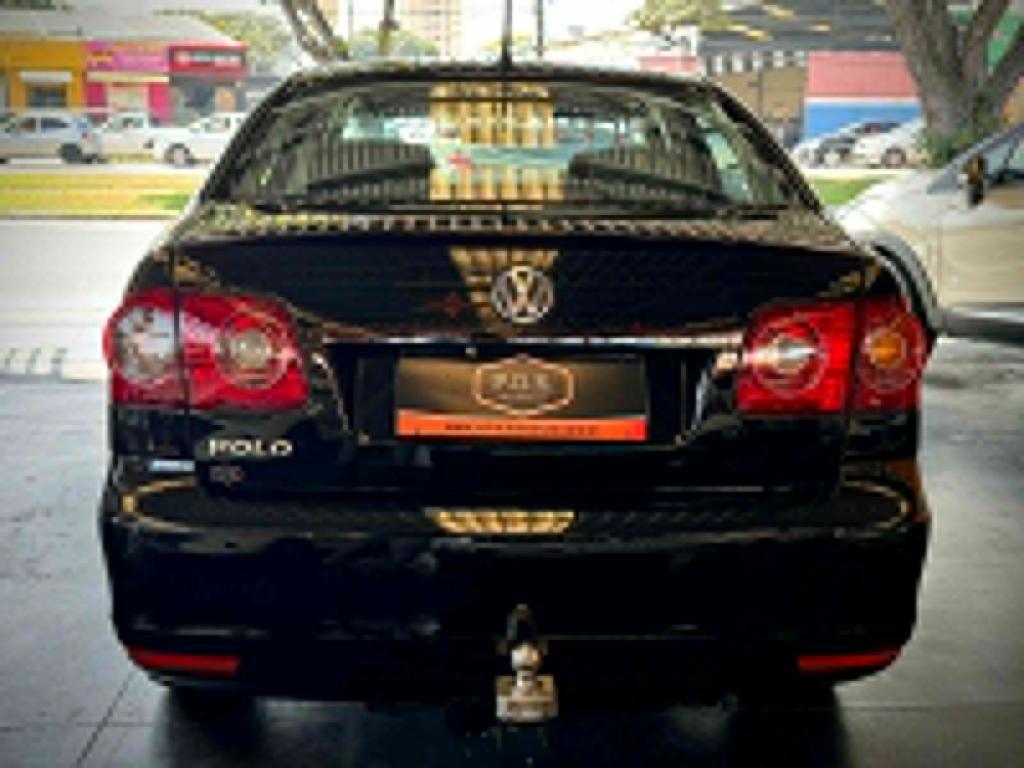 VOLKSWAGEN Polo Sedan - Foto