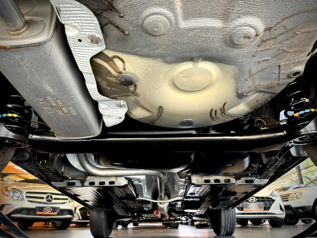 VOLKSWAGEN Polo Sedan - Foto