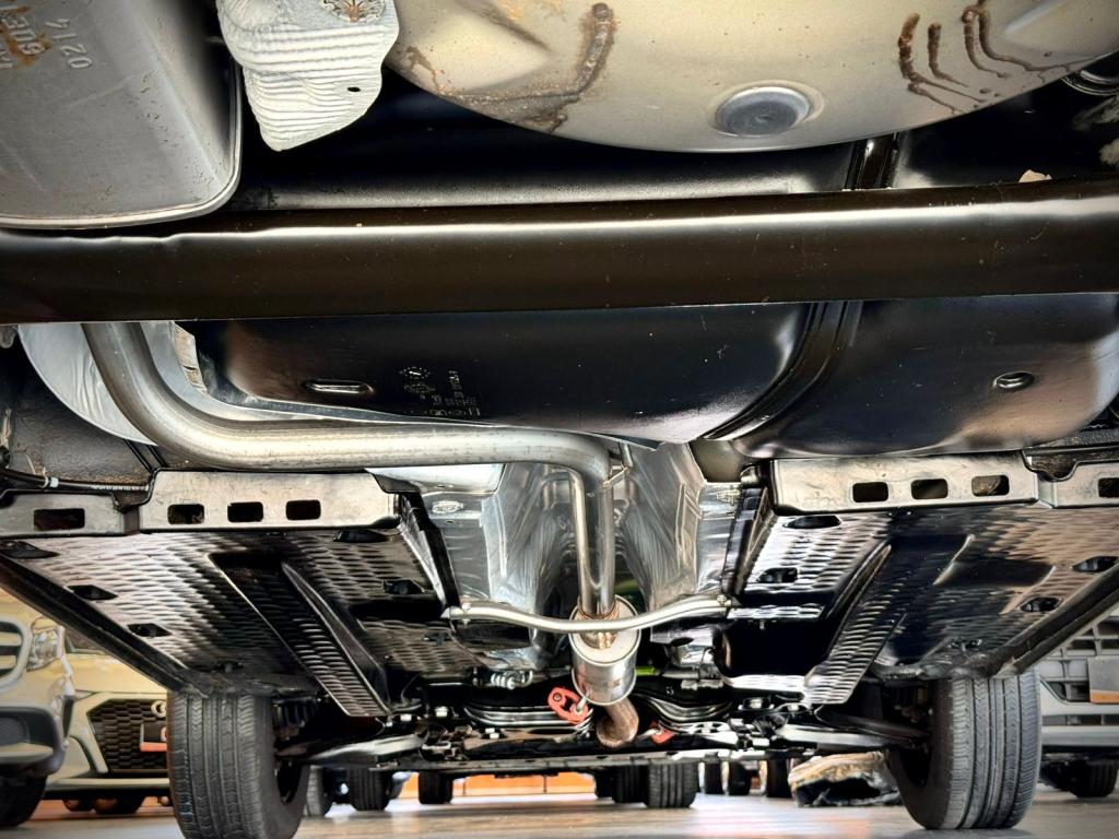 VOLKSWAGEN Polo Sedan - Foto