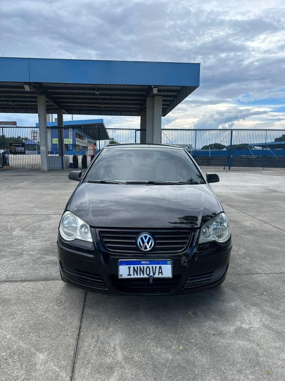 VOLKSWAGEN Polo Sedan - Foto