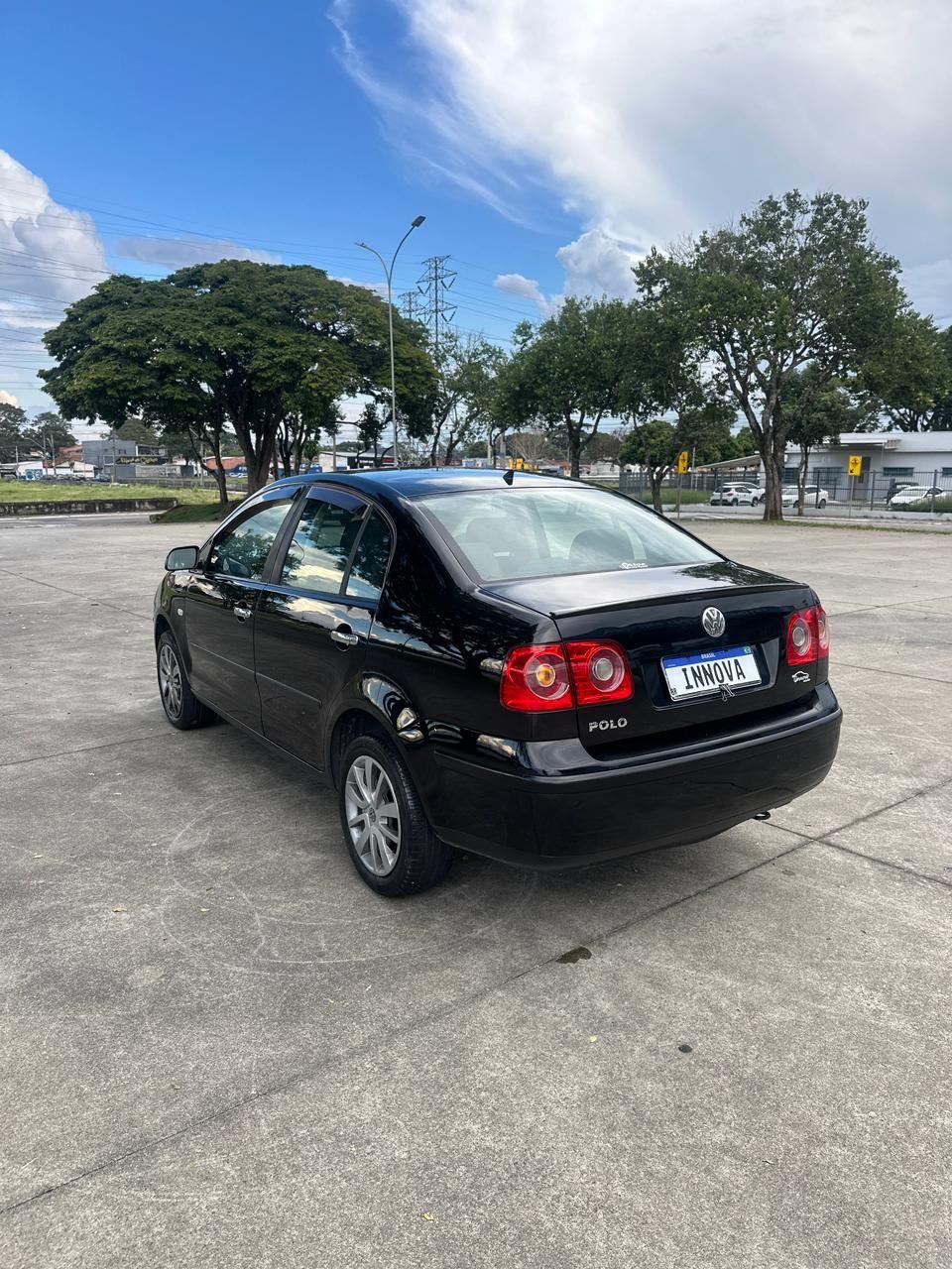 VOLKSWAGEN Polo Sedan - Foto