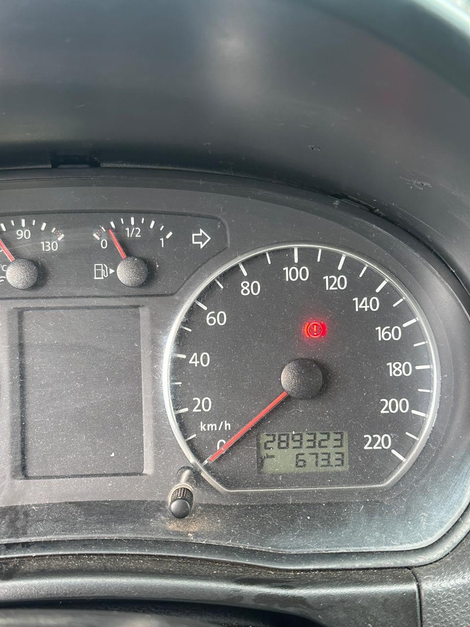 VOLKSWAGEN Polo Sedan - Foto