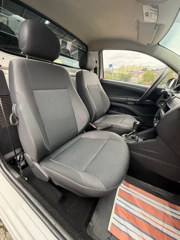 VOLKSWAGEN Saveiro - Foto