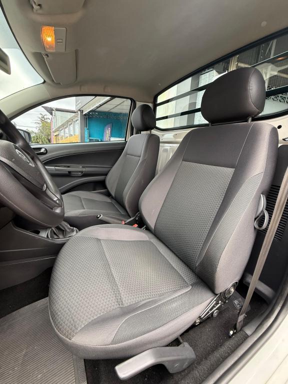 VOLKSWAGEN Saveiro - Foto