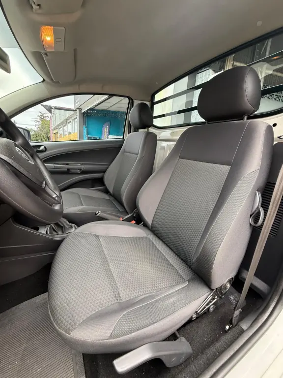 VOLKSWAGEN Saveiro - Foto