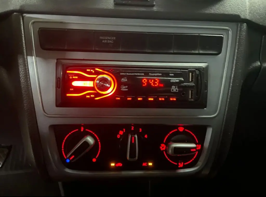 VOLKSWAGEN Saveiro - Foto