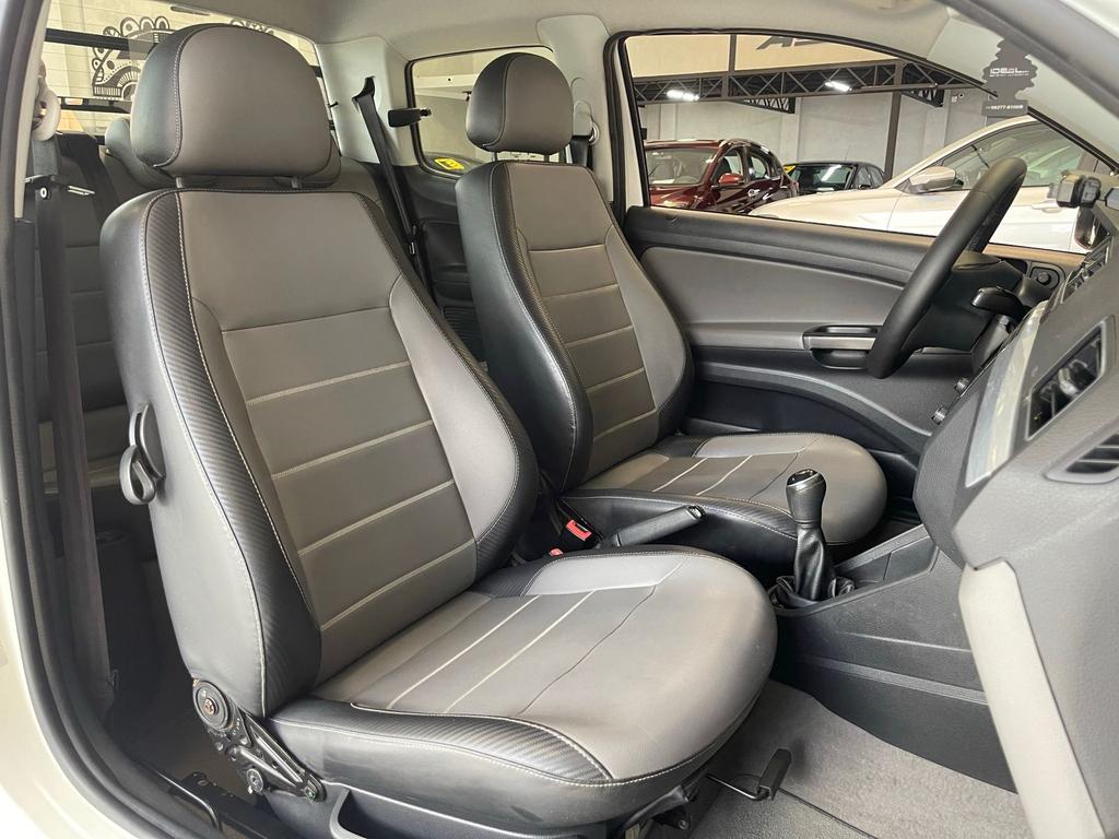 VOLKSWAGEN Saveiro - Foto