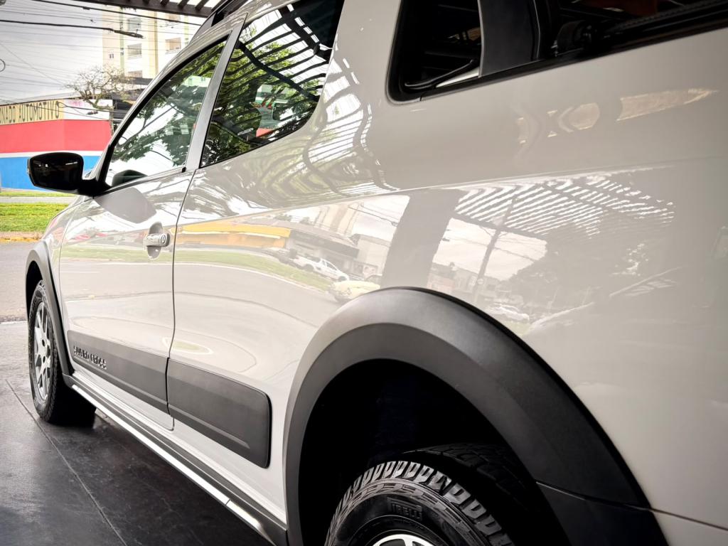 VOLKSWAGEN Saveiro - Foto