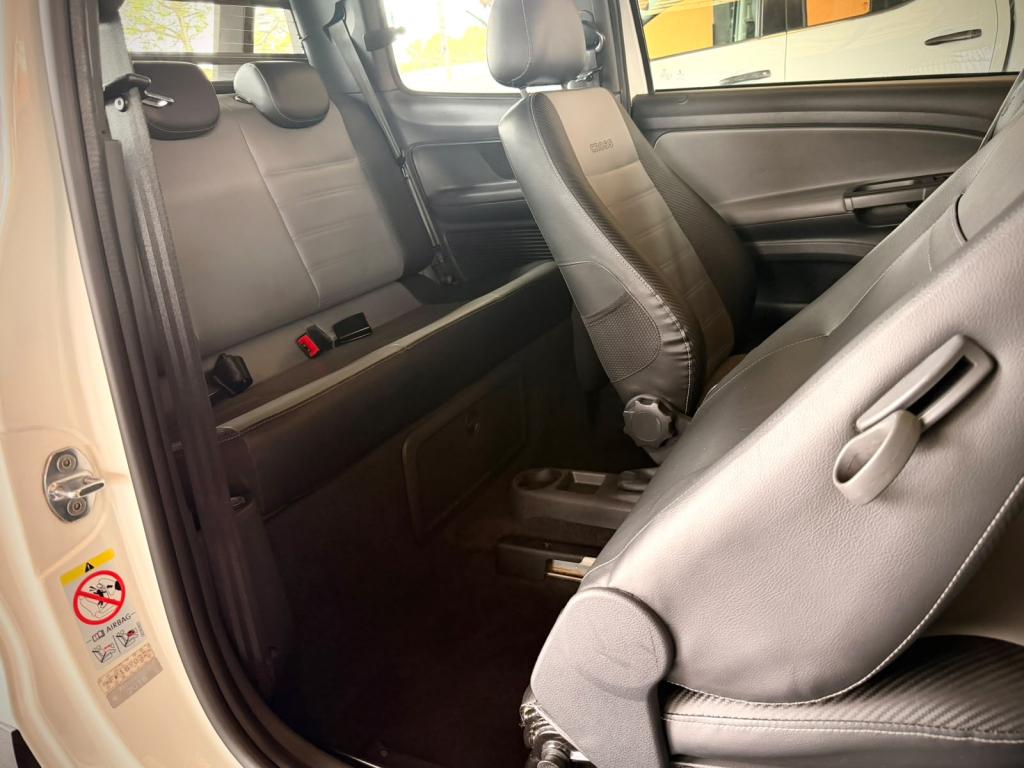 VOLKSWAGEN Saveiro - Foto